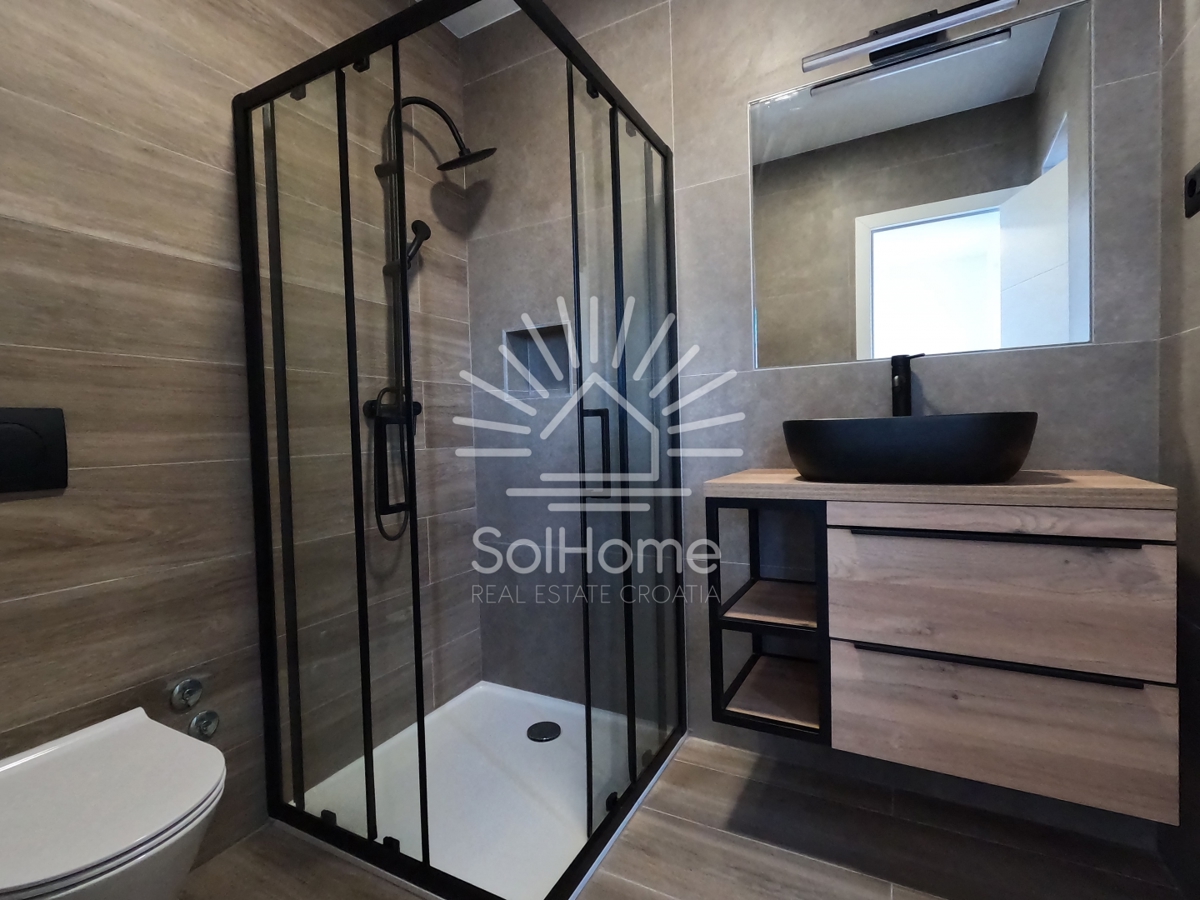 Penthouse z bazenom / Apartmaji v Privlaki blizu Zadra - Hrvaška