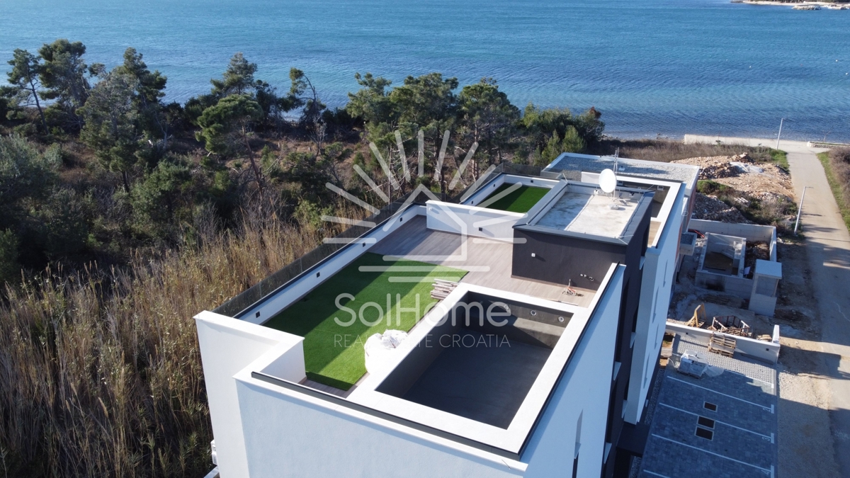 Penthouse z bazenom / Apartmaji v Privlaki blizu Zadra - Hrvaška