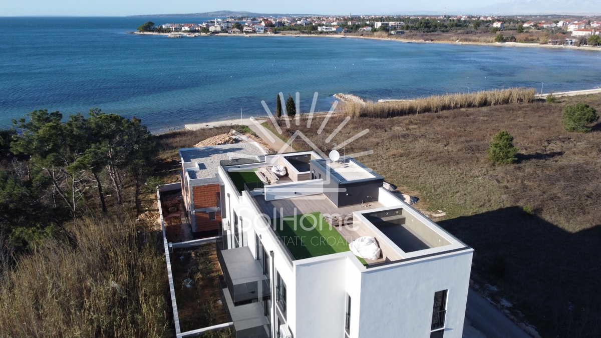Penthouse z bazenom / Apartmaji v Privlaki blizu Zadra - Hrvaška
