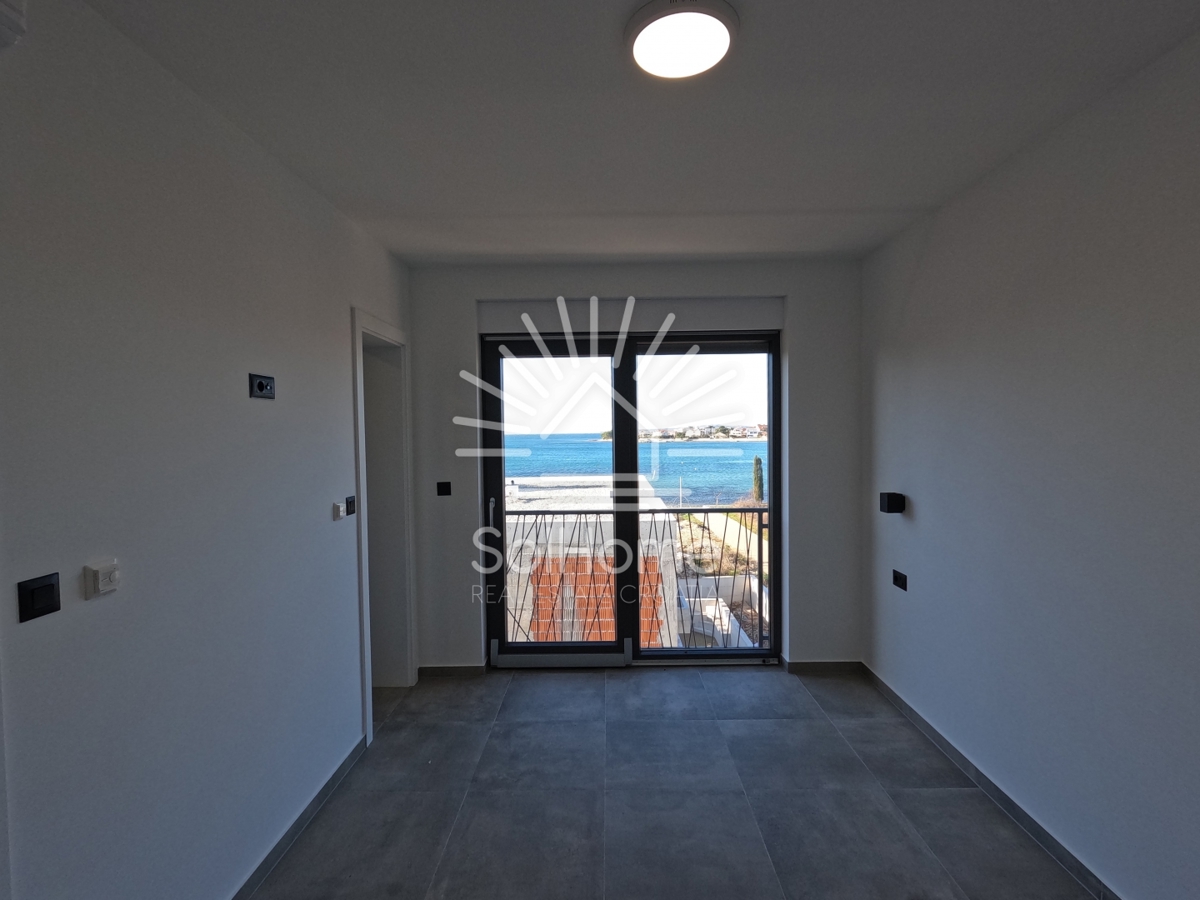 Penthouse z bazenom / Apartmaji v Privlaki blizu Zadra - Hrvaška