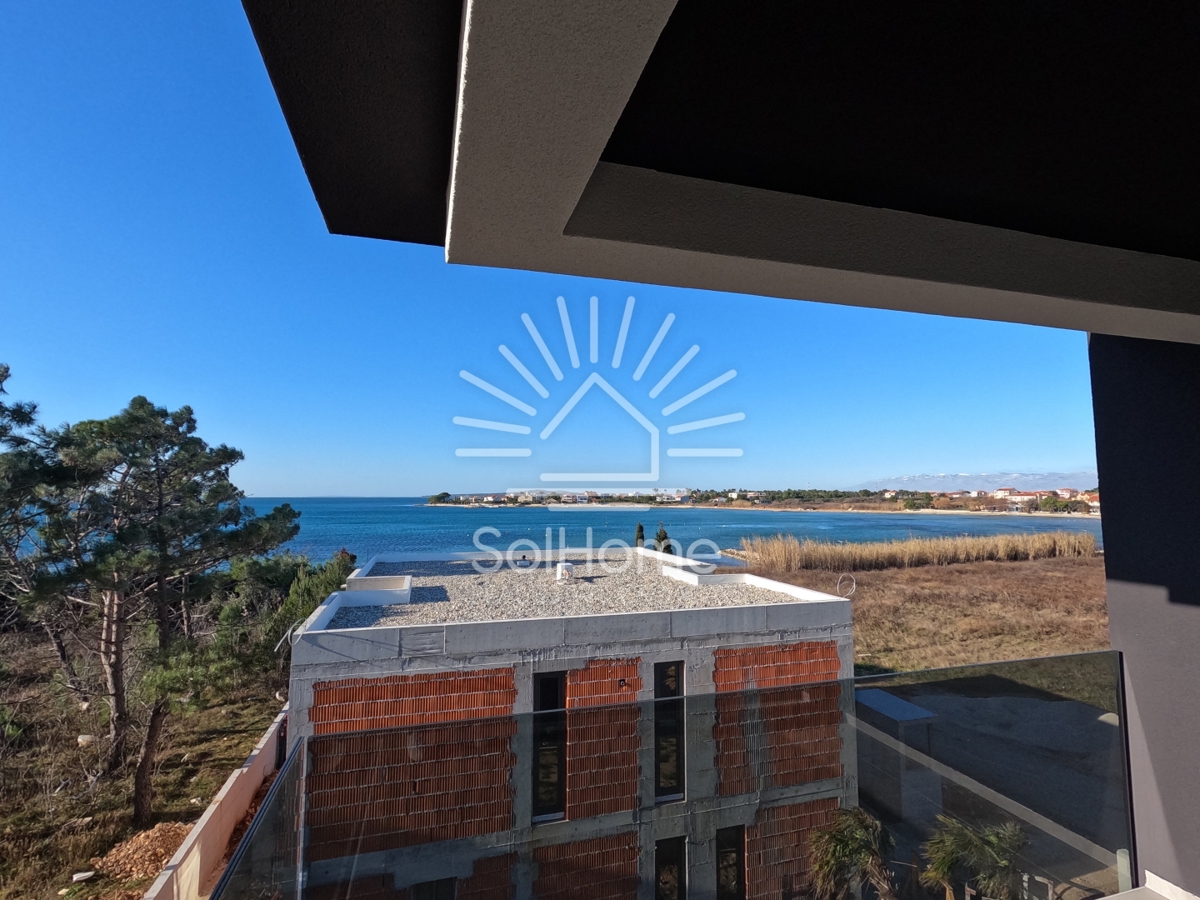 Penthouse z bazenom / Apartmaji v Privlaki blizu Zadra - Hrvaška