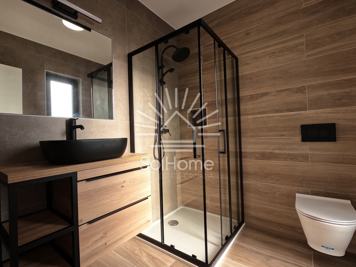 Penthouse z bazenom / Apartmaji v Privlaki blizu Zadra - Hrvaška