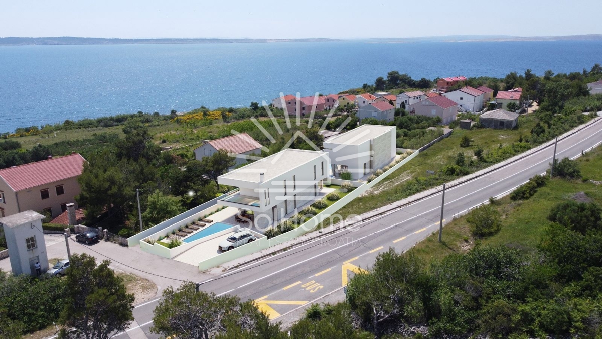 Privlačno gradbeno zemljišče z razgledom na morje, projektom in gradbenim dovoljenjem v Zadarski županiji