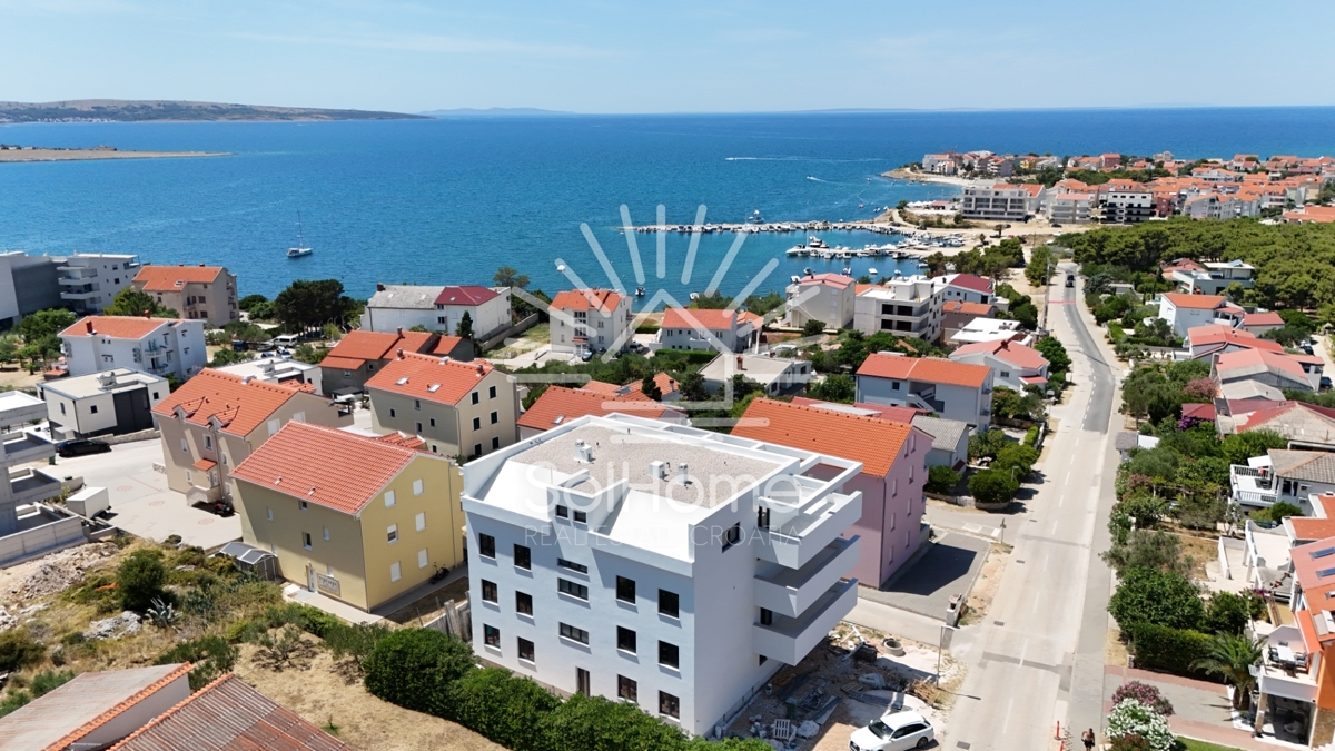 Duplex Penthouse apartmaji 180 metrov od morja v Pagu blizu Zadra/Hrvaška