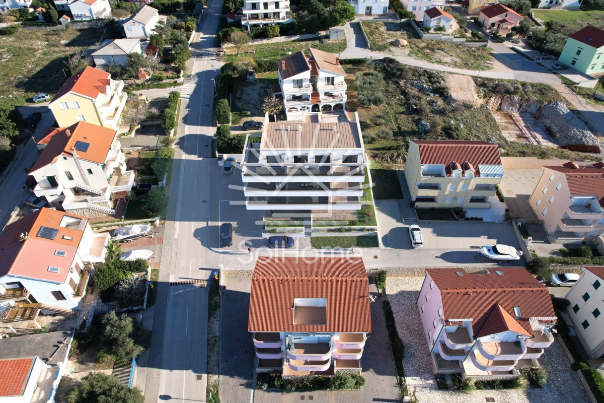 Duplex Penthouse apartmaji 180 metrov od morja v Pagu blizu Zadra/Hrvaška