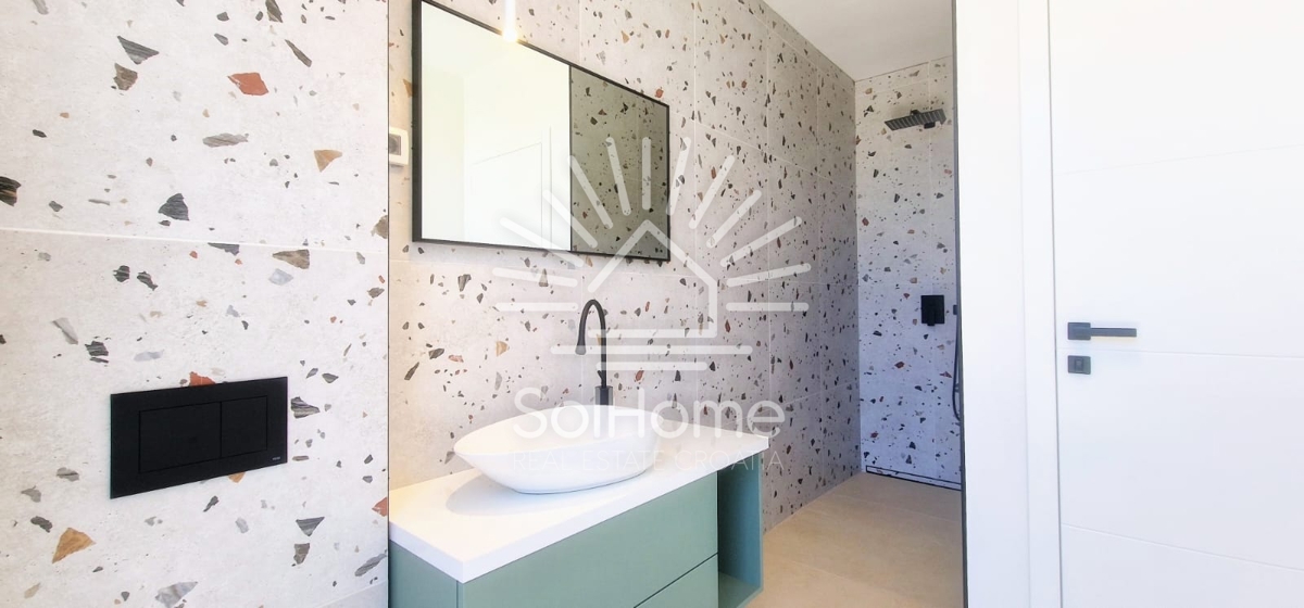 Razkošna vila z bazenom in razgledom - Kožino, Zadar