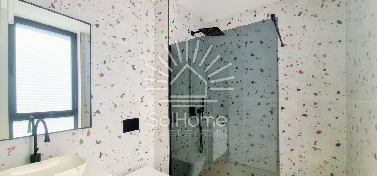 Razkošna vila z bazenom in razgledom - Kožino, Zadar