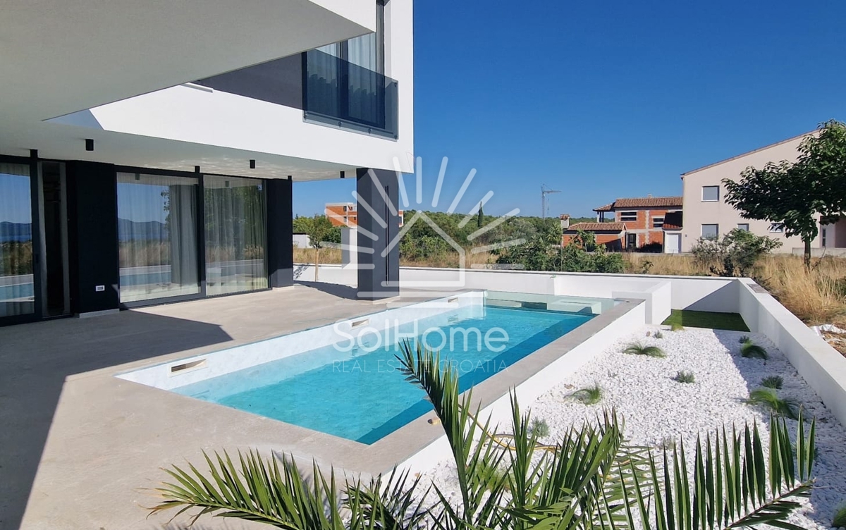 Razkošna vila z bazenom in razgledom - Kožino, Zadar