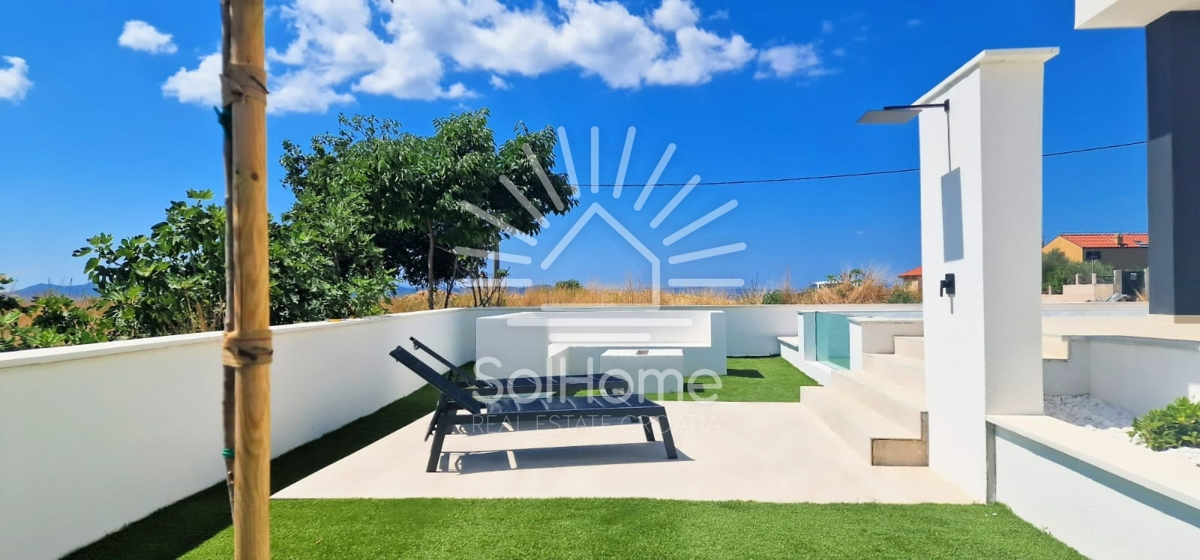 Razkošna vila z bazenom in razgledom - Kožino, Zadar