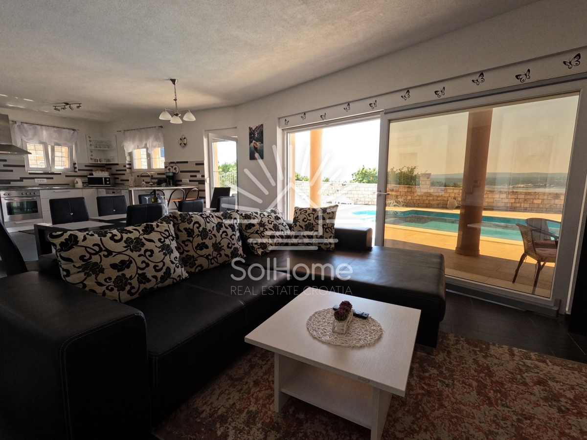 Hiša Maslenica, Jasenice, 158m2