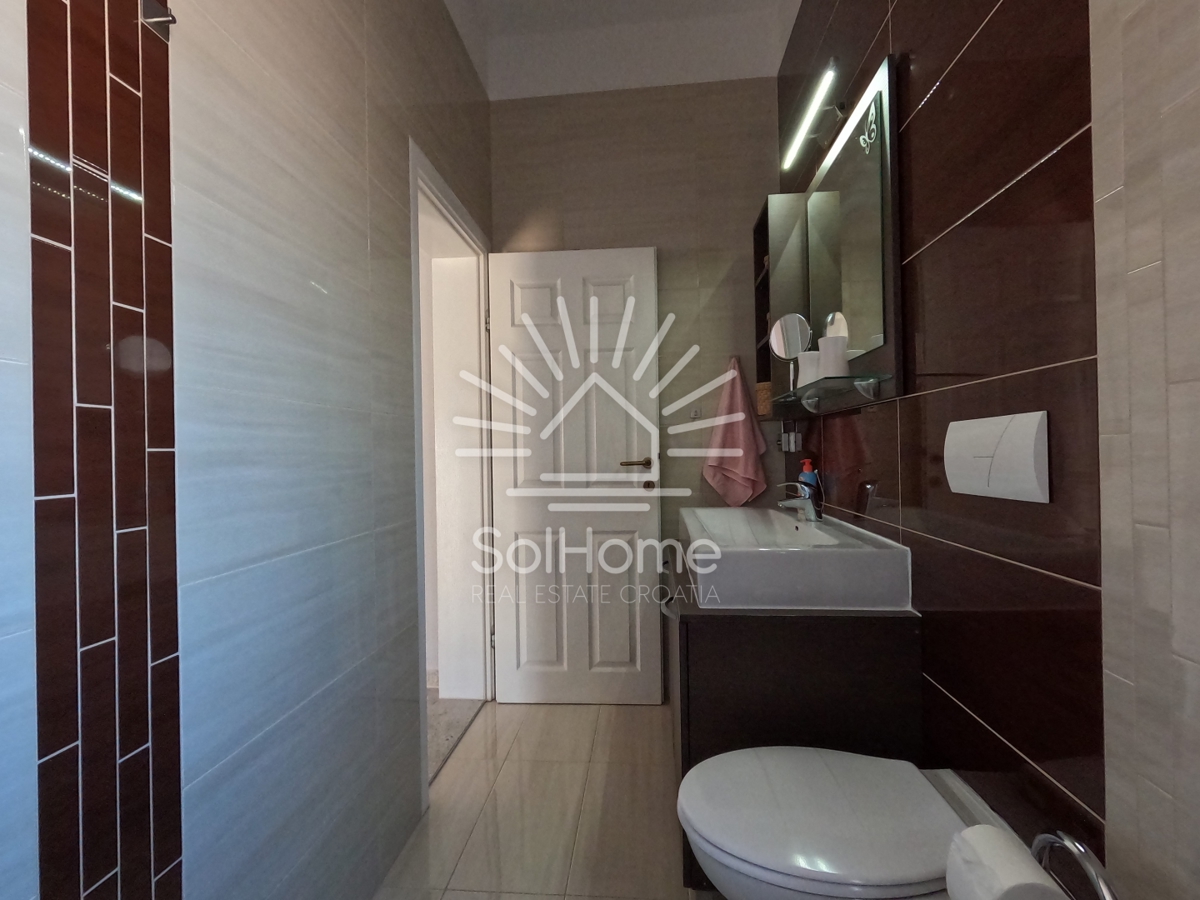 Hiša Maslenica, Jasenice, 158m2