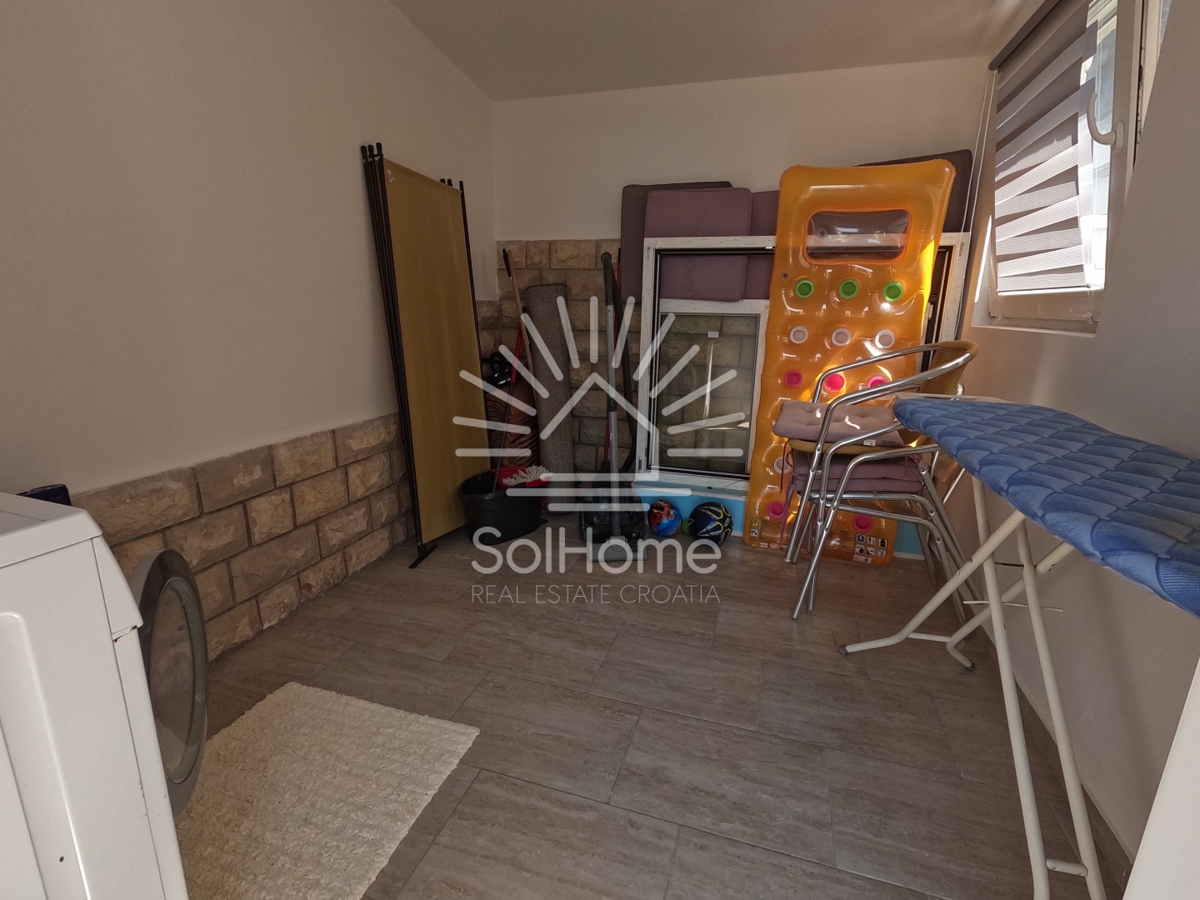 Hiša Maslenica, Jasenice, 158m2