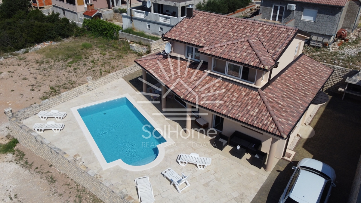 Hiša Maslenica, Jasenice, 158m2