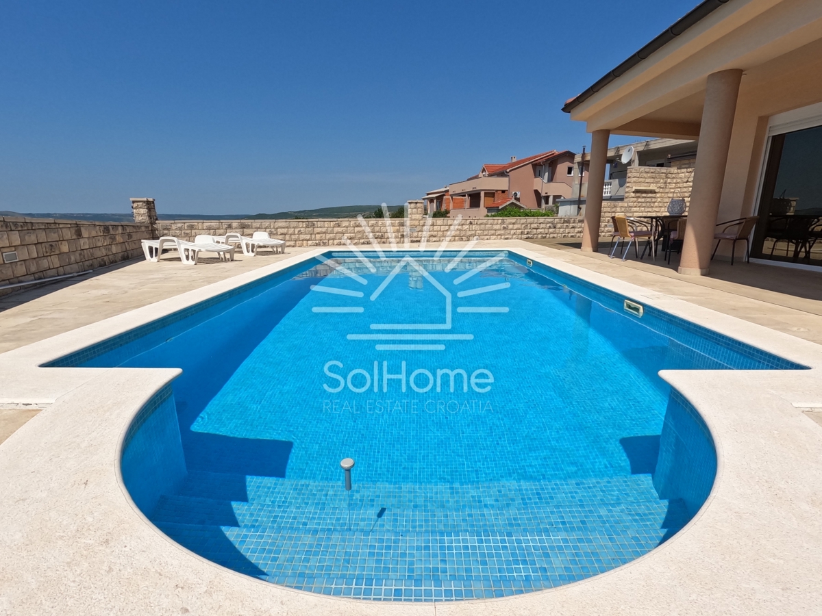 Hiša Maslenica, Jasenice, 158m2