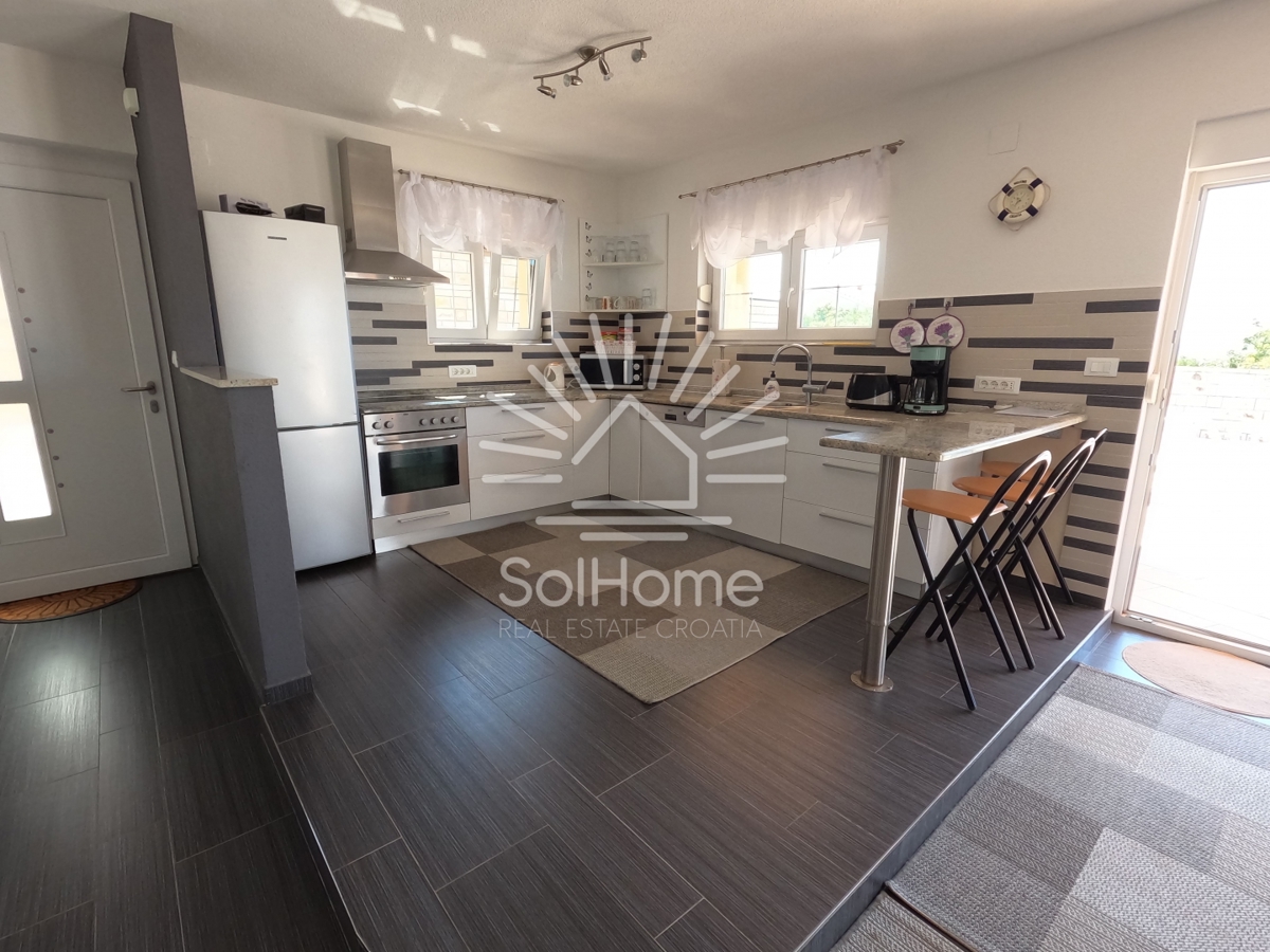 Hiša Maslenica, Jasenice, 158m2