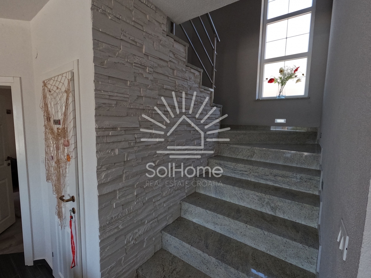 Hiša Maslenica, Jasenice, 158m2