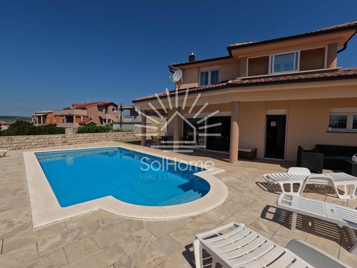 Hiša Maslenica, Jasenice, 158m2