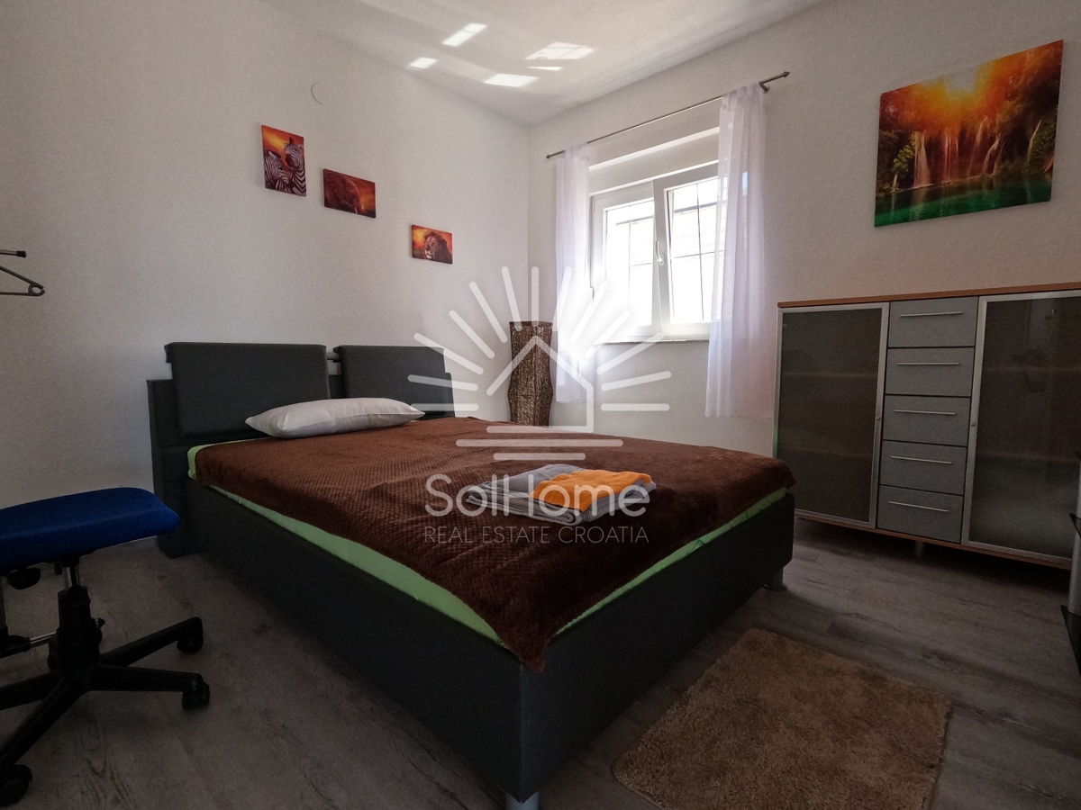 Hiša Maslenica, Jasenice, 158m2