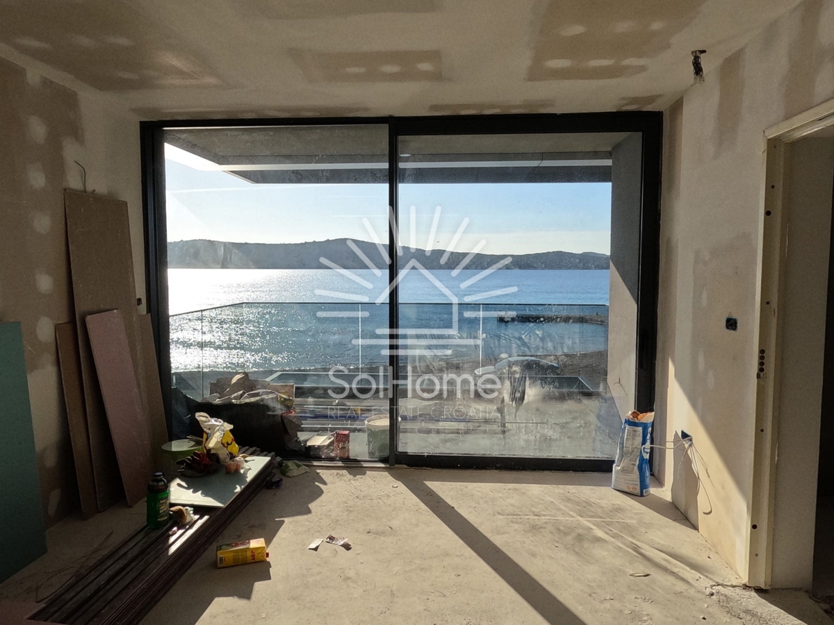 Apartmaji v prvi vrsti ob morju v Šibeniku, Hrvaška