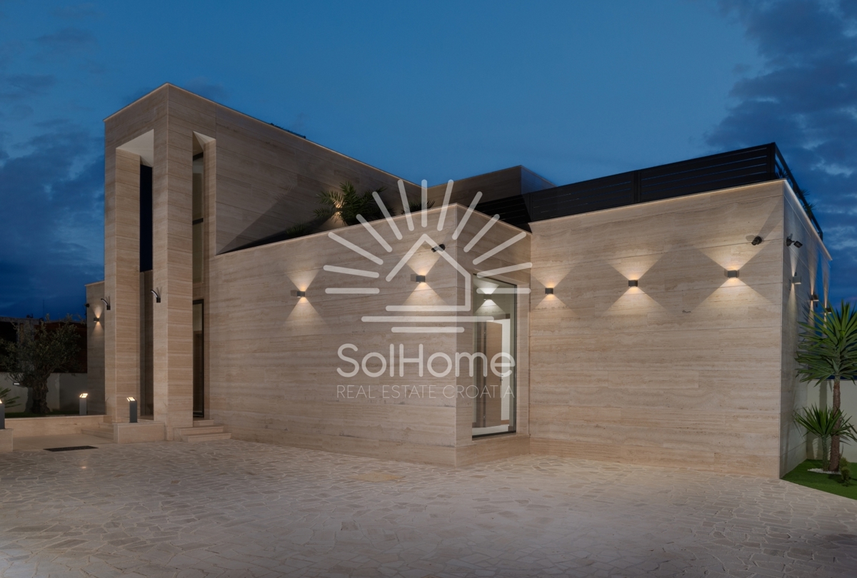 Edinstvena razkošna vila s panoramskim pogledom na morje v bližini Zadra, Hrvaška