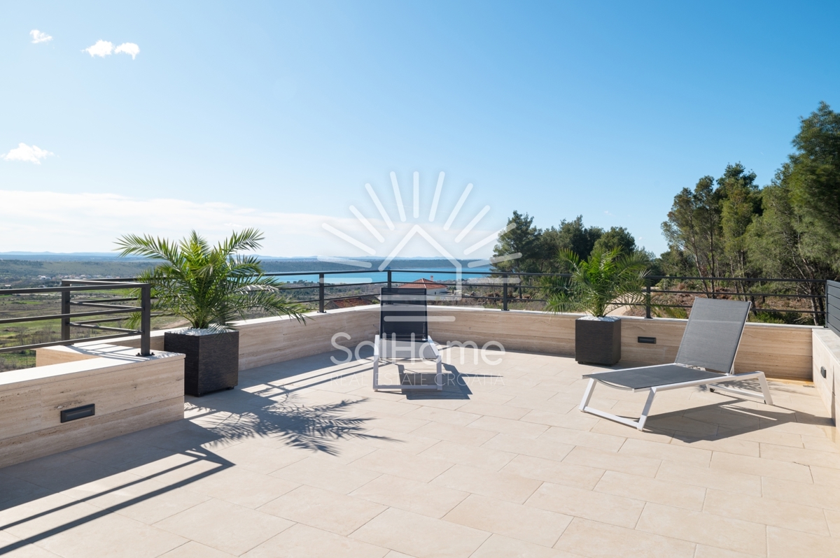 Edinstvena razkošna vila s panoramskim pogledom na morje v bližini Zadra, Hrvaška