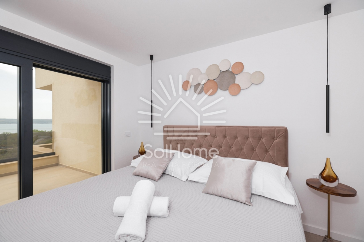 Razkošna vila v Maslenici blizu Zadra, blizu morja