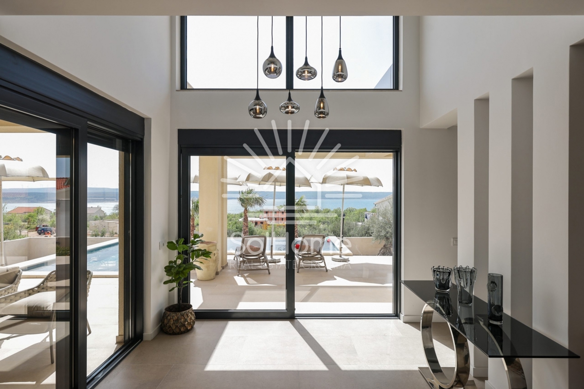 Razkošna vila v Maslenici blizu Zadra, blizu morja