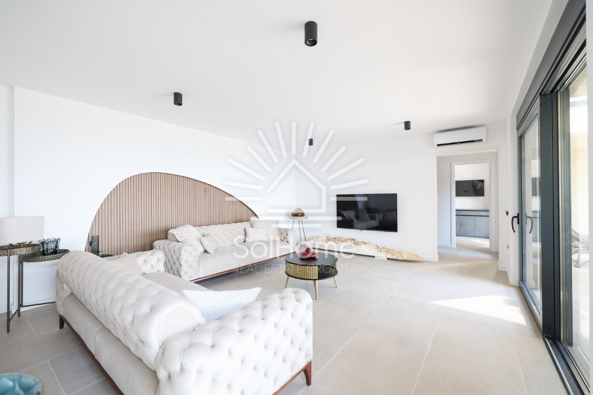 Razkošna vila v Maslenici blizu Zadra, blizu morja