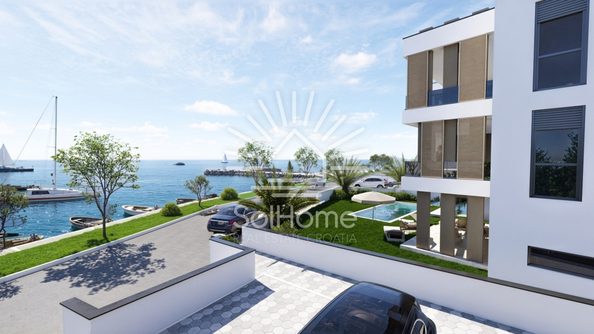 Razkošen penthouse apartma s bazenom ob morju v Zatonu - Zadar