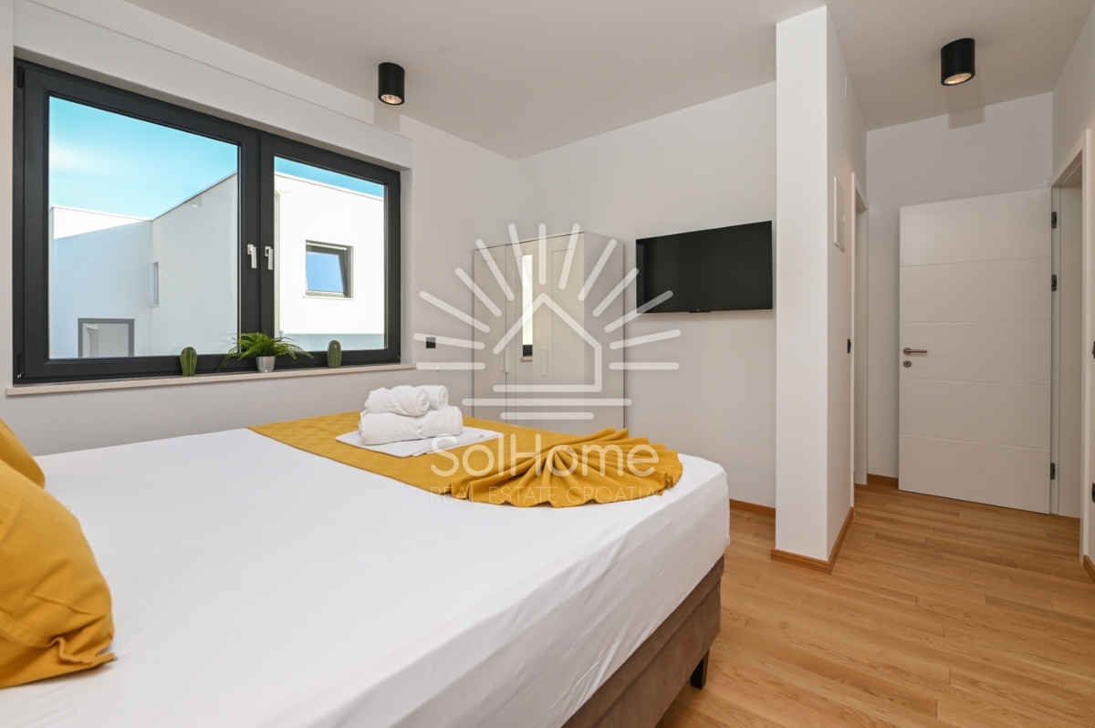 2 vrhunske luksuzne vile z bazenom in pogledom na morje