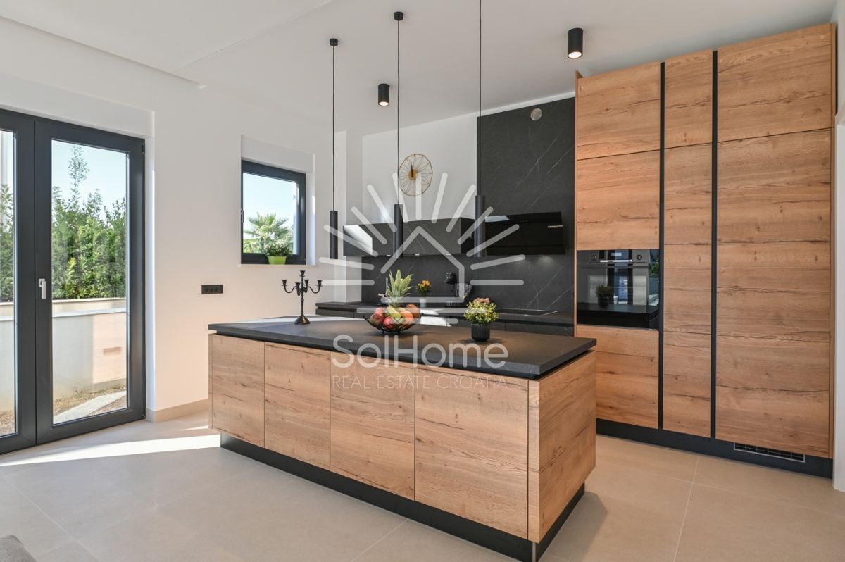 2 vrhunske luksuzne vile z bazenom in pogledom na morje