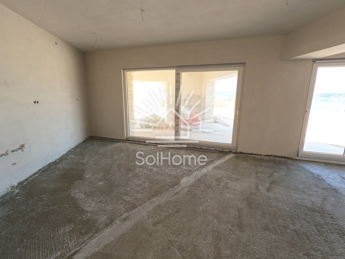 Najboljša ponudba - Moderna kamnita vila s pogledom na morje!