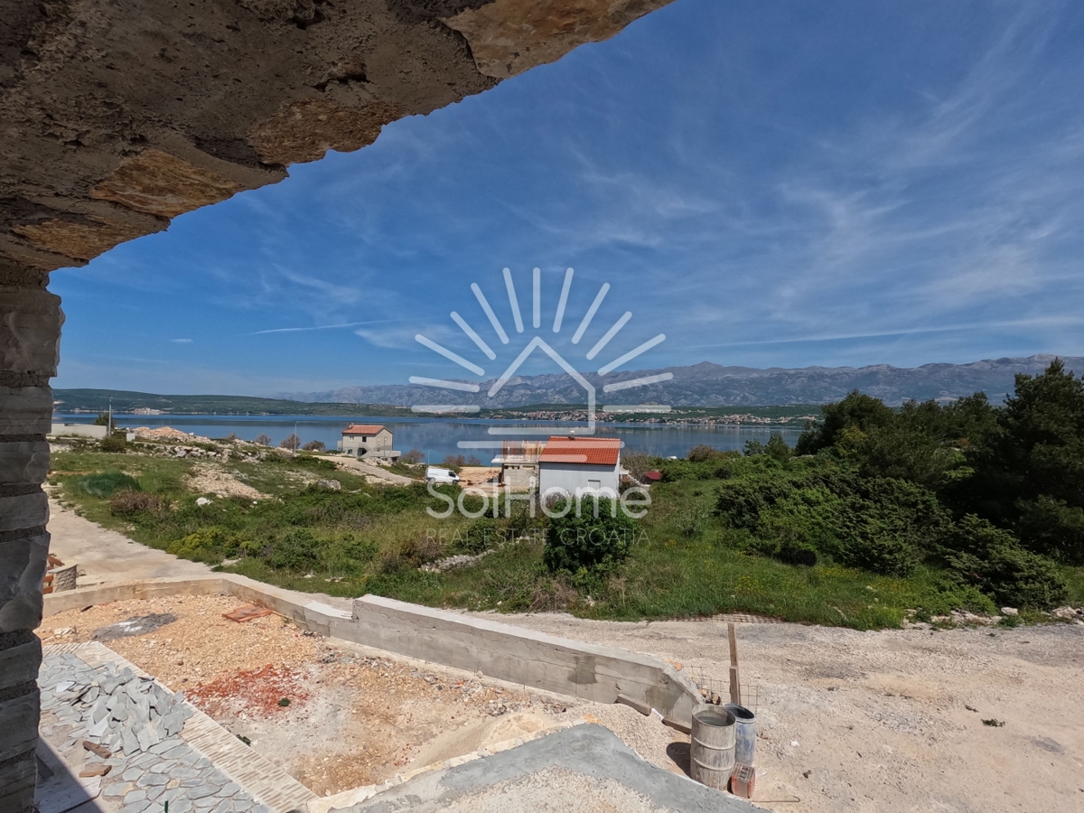 Najboljša ponudba - Moderna kamnita vila s pogledom na morje!