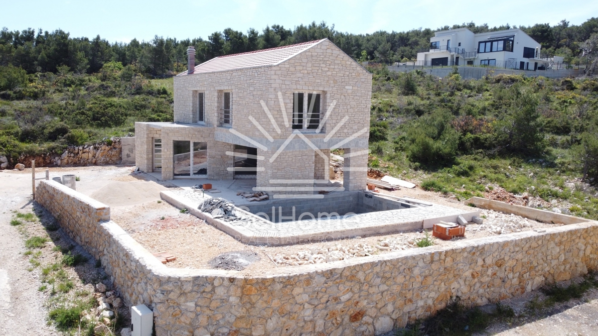 Najboljša ponudba - Moderna kamnita vila s pogledom na morje!