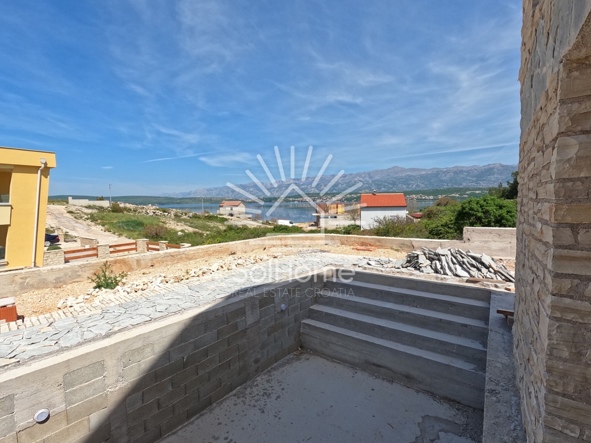 Najboljša ponudba - Moderna kamnita vila s pogledom na morje!