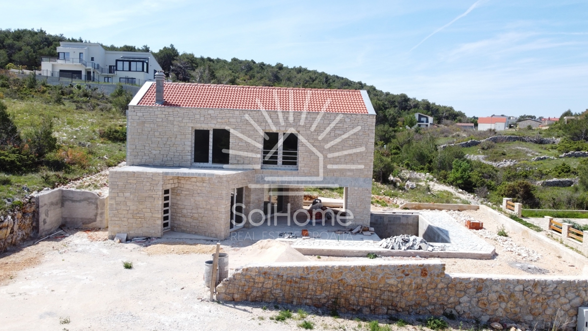 Najboljša ponudba - Moderna kamnita vila s pogledom na morje!