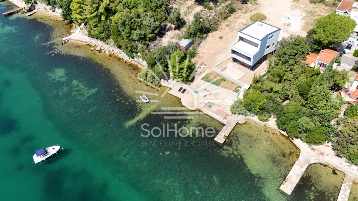 Hiša Maslenica, Jasenice, 180m2