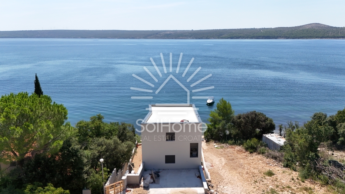 Hiša Maslenica, Jasenice, 180m2