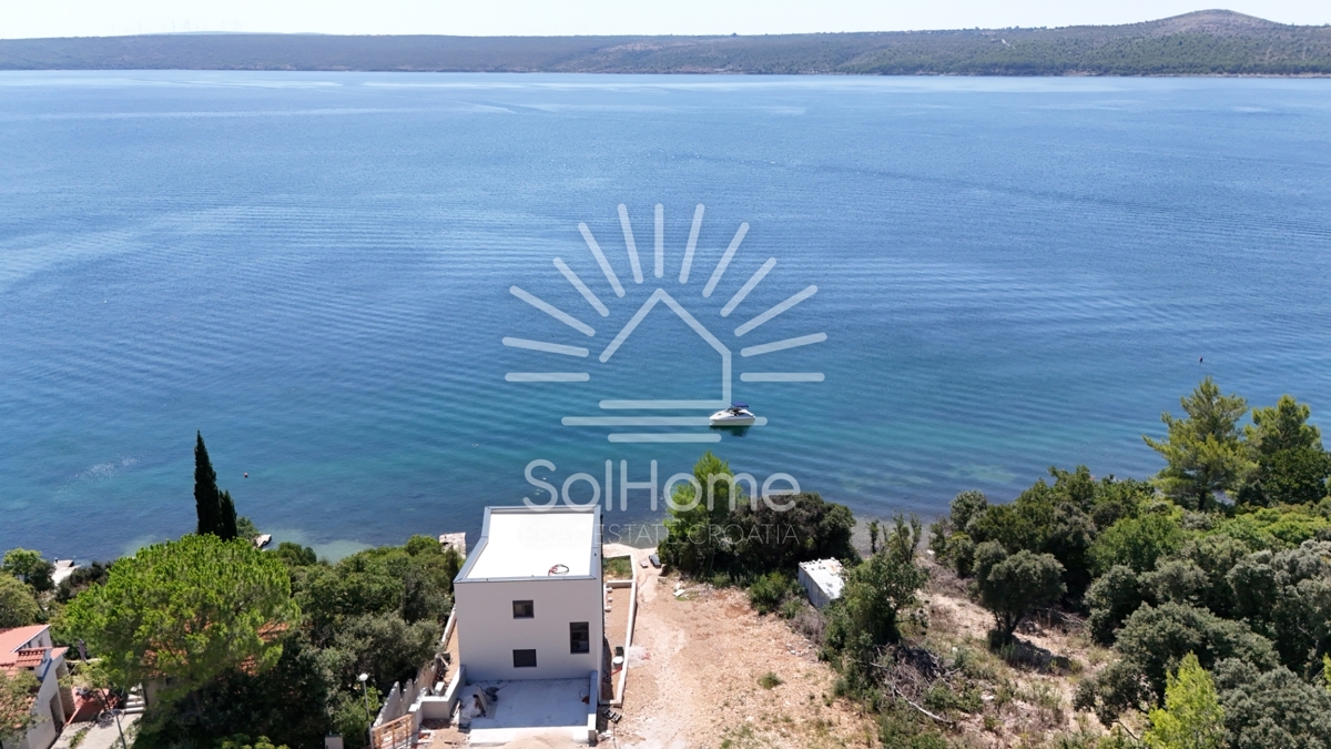 Hiša Maslenica, Jasenice, 180m2