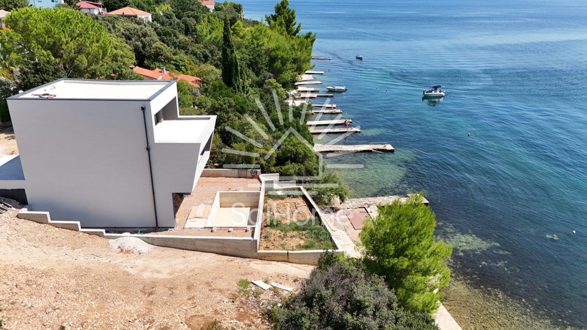 Hiša Maslenica, Jasenice, 180m2