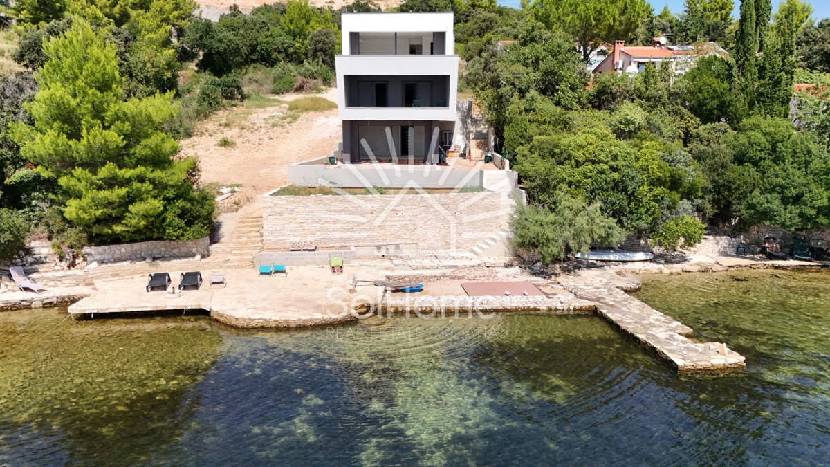 Hiša Maslenica, Jasenice, 180m2