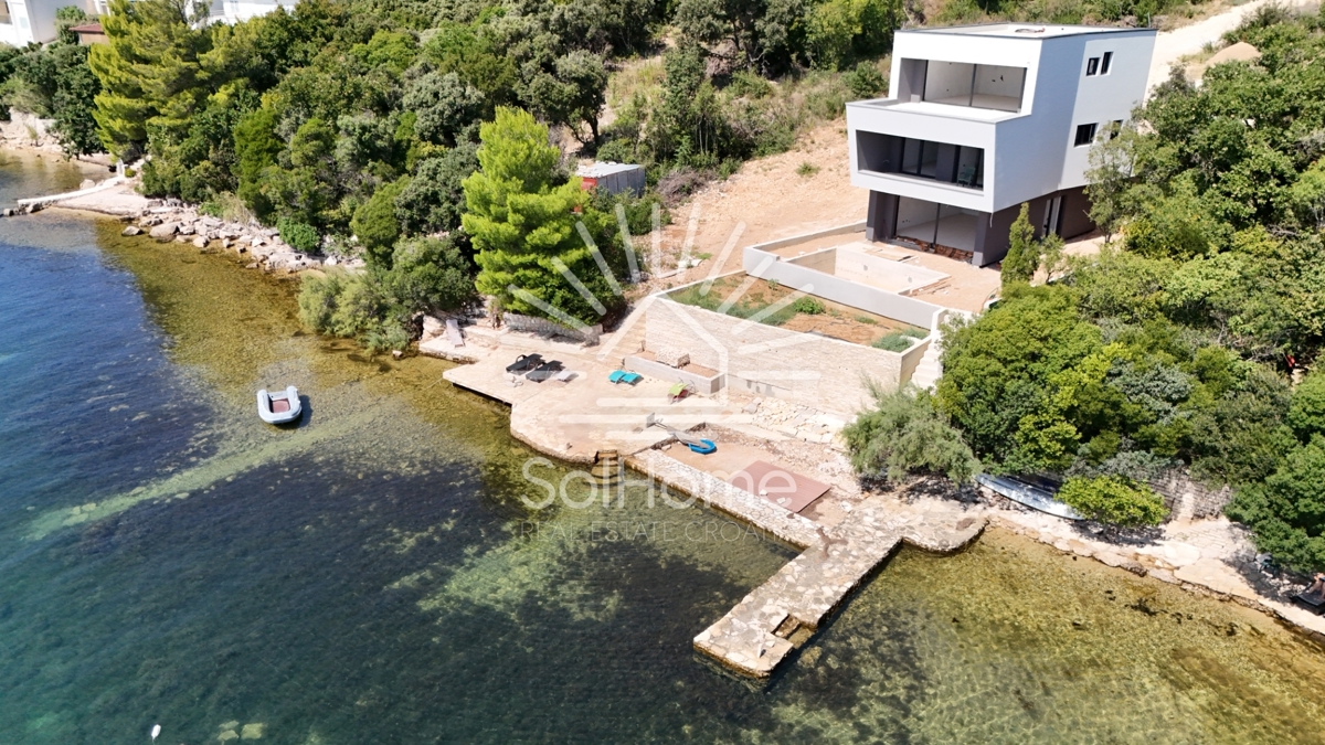 Hiša Maslenica, Jasenice, 180m2