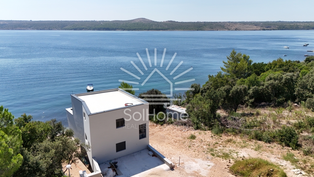 Hiša Maslenica, Jasenice, 180m2