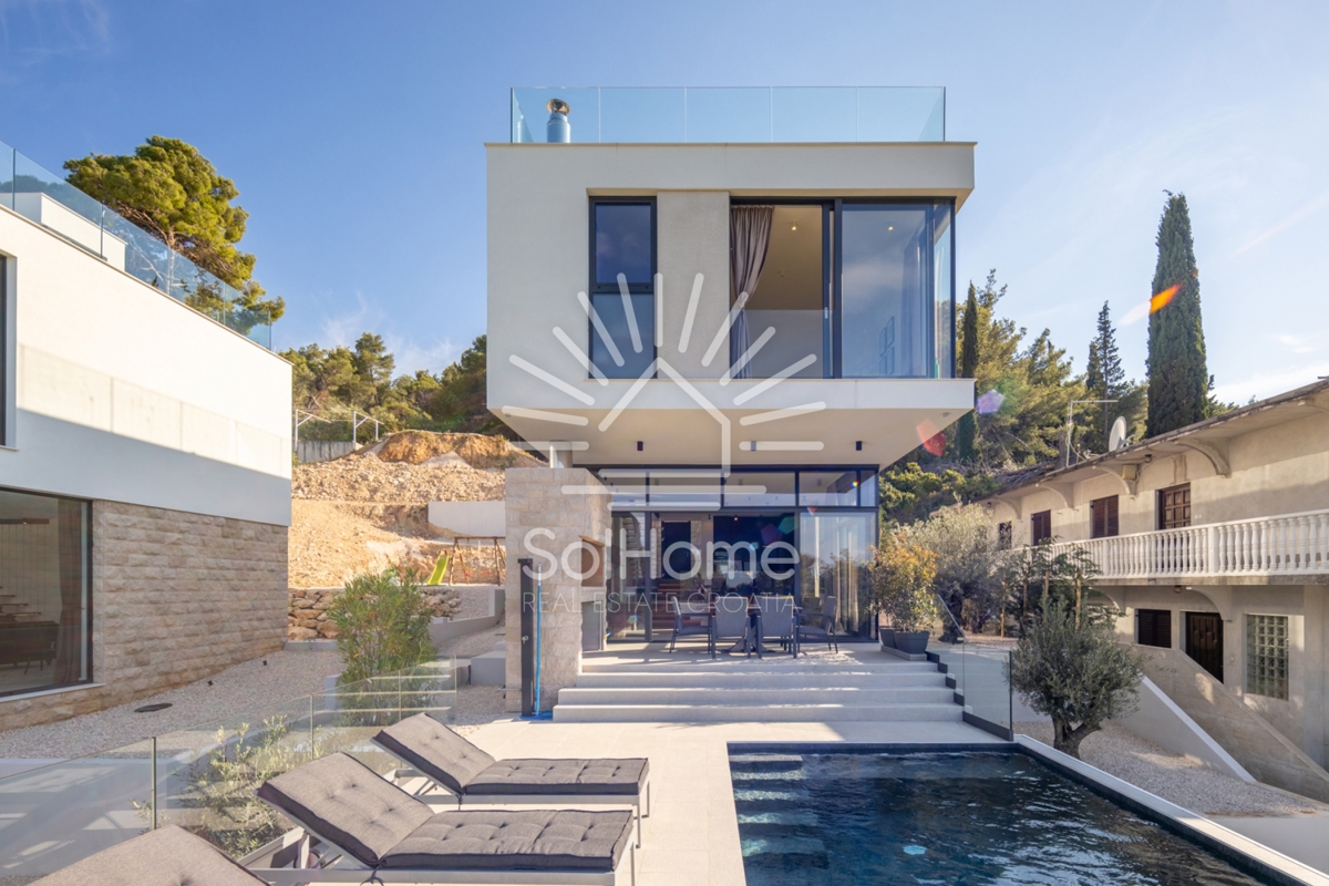 Čudovita vila z razgledom na morje in neskončnim bazenom na otoku Ugljanu