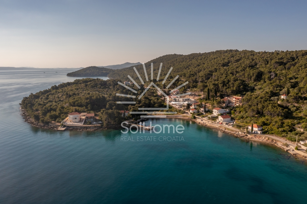 Čudovita vila z razgledom na morje in neskončnim bazenom na otoku Ugljanu