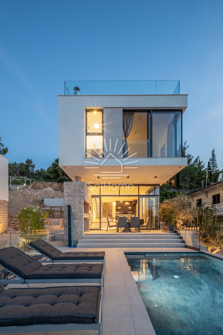 Čudovita vila z razgledom na morje in neskončnim bazenom na otoku Ugljanu