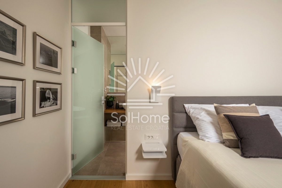 Čudovita vila z razgledom na morje in neskončnim bazenom na otoku Ugljanu