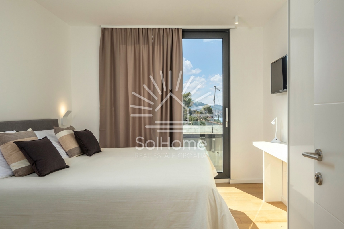 Čudovita vila z razgledom na morje in neskončnim bazenom na otoku Ugljanu