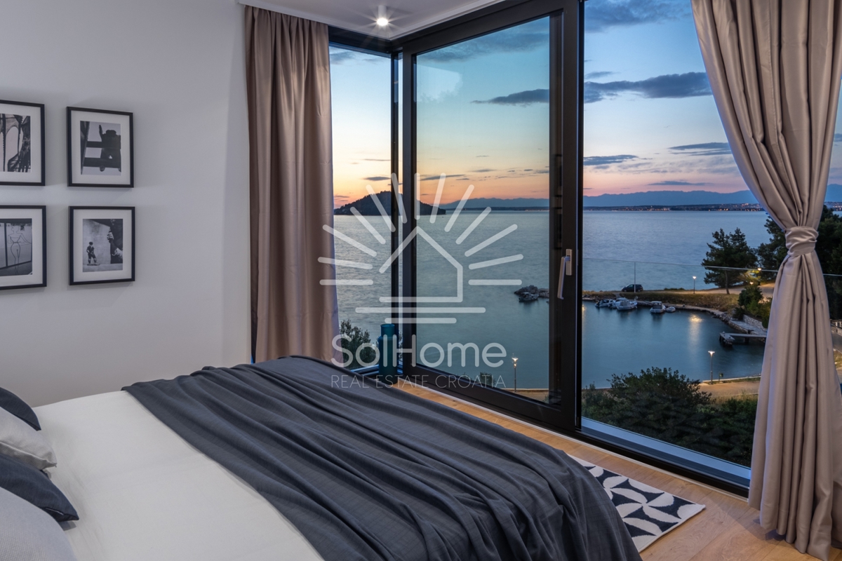 Čudovita vila z razgledom na morje in neskončnim bazenom na otoku Ugljanu