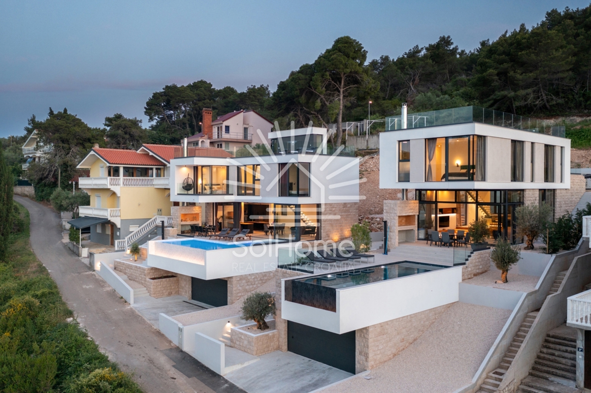 Čudovita vila z razgledom na morje in neskončnim bazenom na otoku Ugljanu